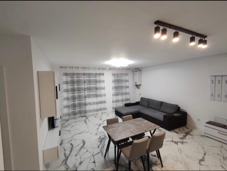 Ferienwohnung Apartament Vivo Floreşti Exterior foto