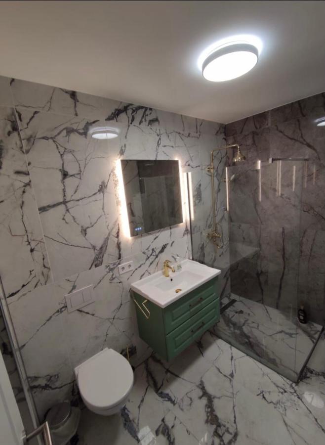 Ferienwohnung Apartament Vivo Floreşti Exterior foto